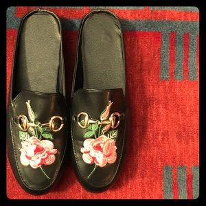 Women’s rose embroidered slides